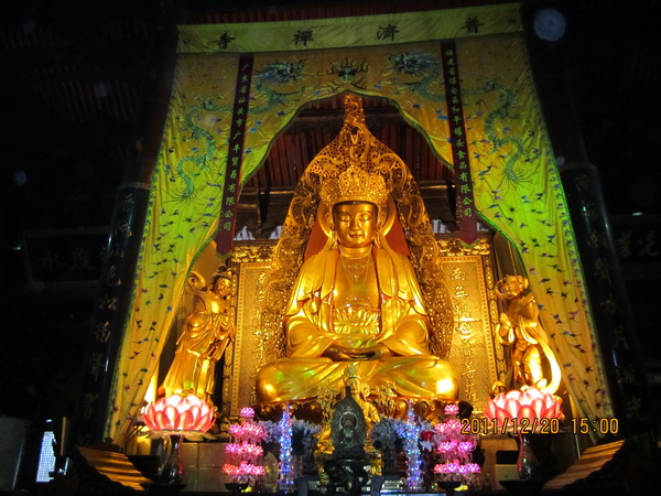 创建于唐咸通年间,后宋神宗于1080年将其改名为"宝陀观音寺",专供观音